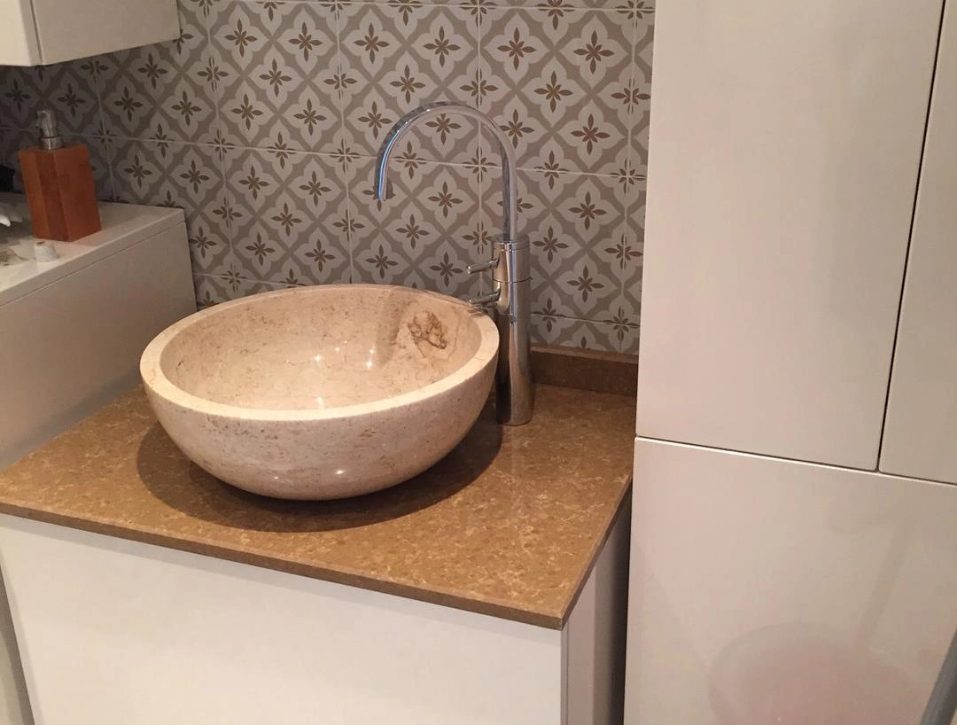 Modern banyo tezgahı uygulaması